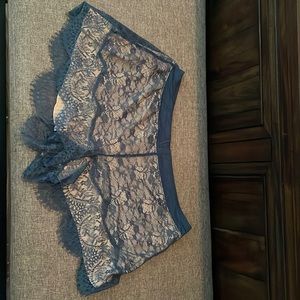 Soma lace shorts, size medium